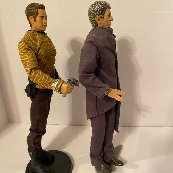 Star Trek 2009  Captain Kirk And Mr. Spock Figurine - Picture 2 of 8